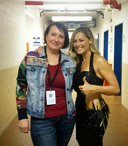 Inga Kuck und Helene Fischer vor einer Show
