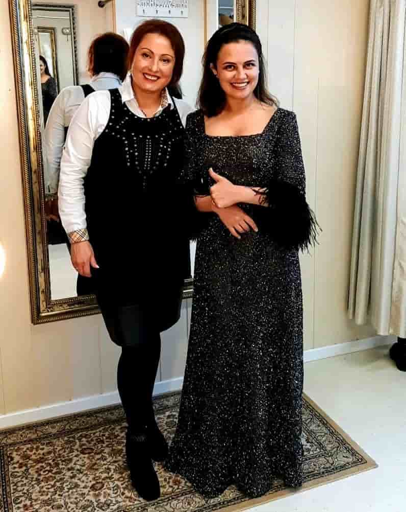 Inga Kuck und Katharina Konradi vor einer Show